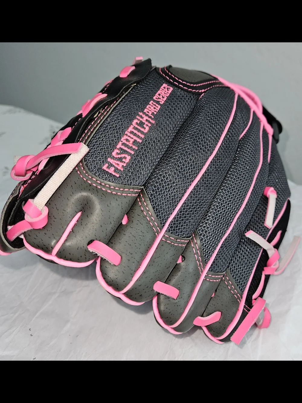 Franklin Fastpitch Pro Series Women's Black & Pink Softball Glove